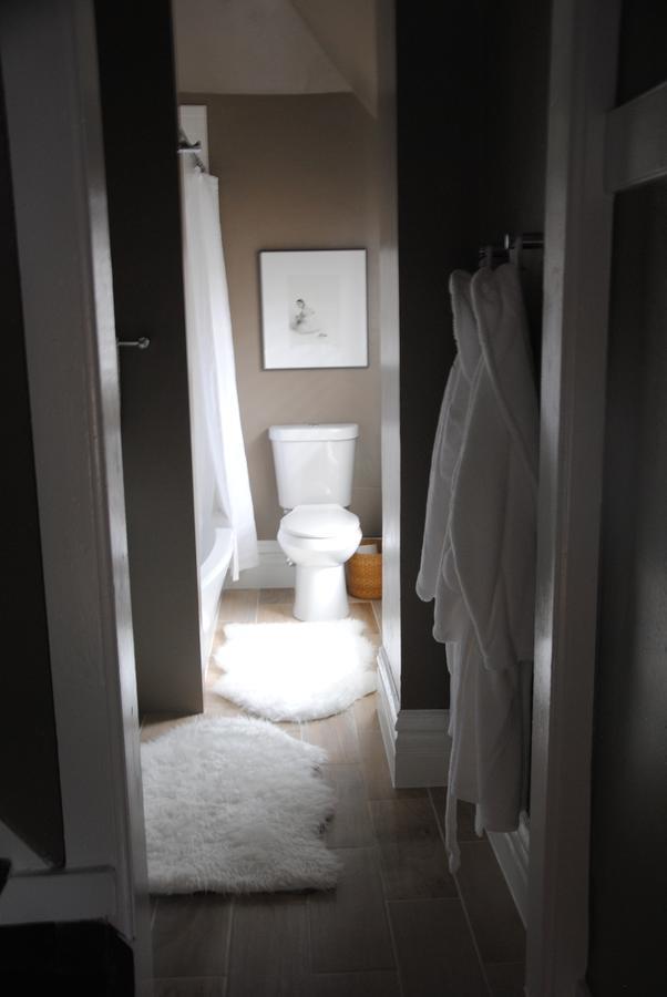 Off Broadway B & B DEN Екстериор снимка